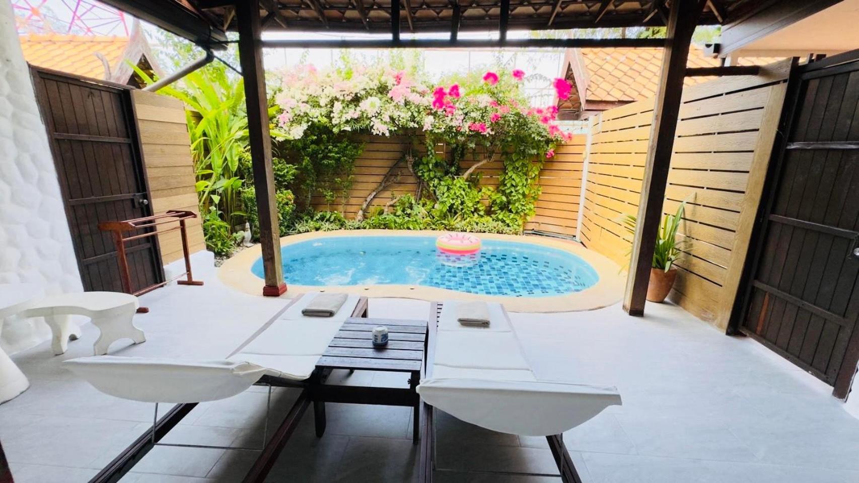 BTC Boutique Resort: Private Pool Villas in Hua Hin Exterior photo